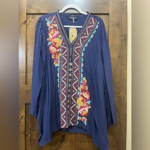 NWT Andree by Unit-1X-Navy Blue Embroidered Top